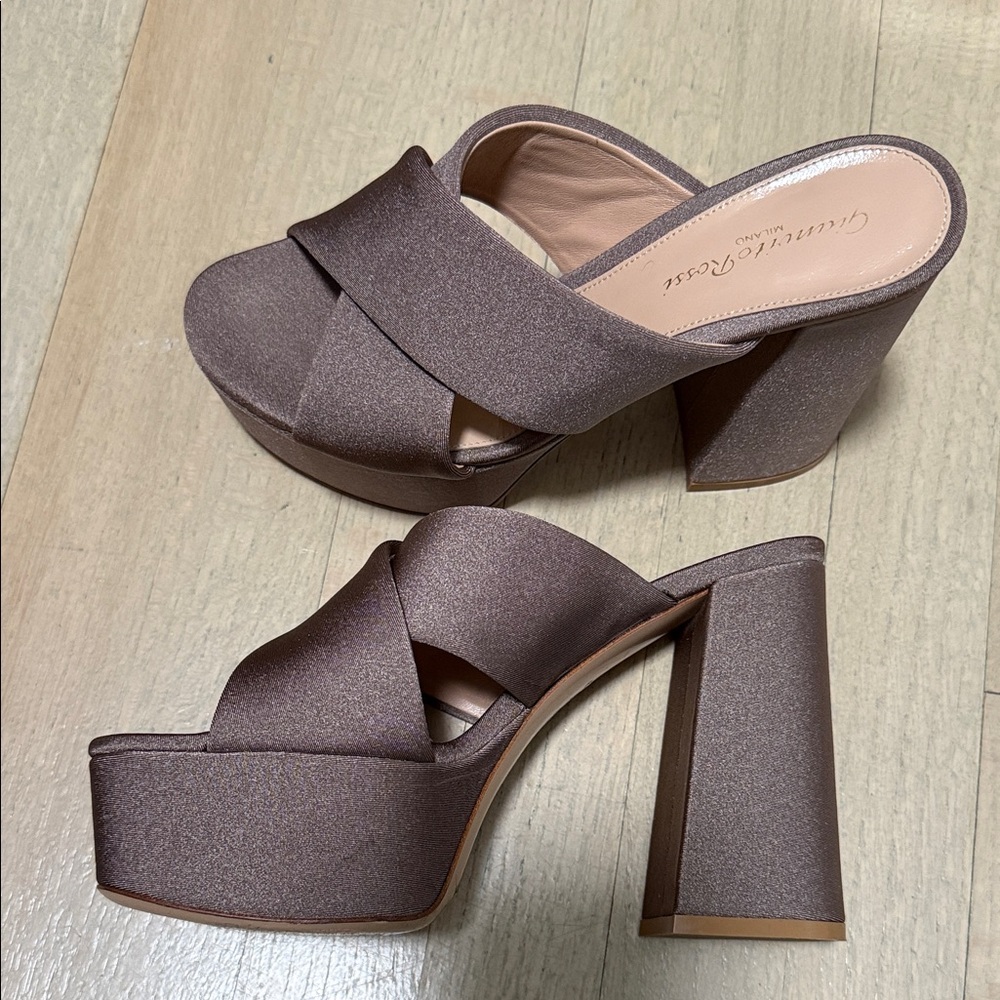 Gianvito Rossi Elegant Brown Platform Sandals